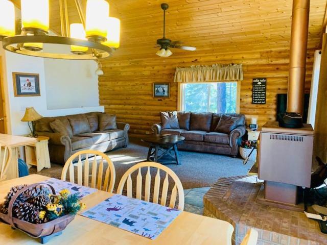 Adventure Awaits 3King Bed,2Bath Log Cabin In Heart Of Duck Creek Village! Luaran gambar